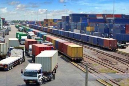 صادرات ۱۴۶ میلیون دلار کالا از گمرکات استان اردبیل