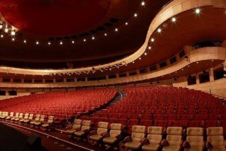 نبود سالن اختصاصی مهمترین مانع توسعه تئاتر در اردبیل است