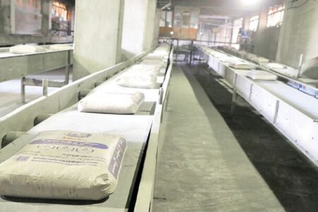 کاهش ۵۰ درصدی تولید سیمان در اردبیل