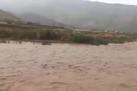 طغیان رودخانه فصلی گوربند شهرستان میناب